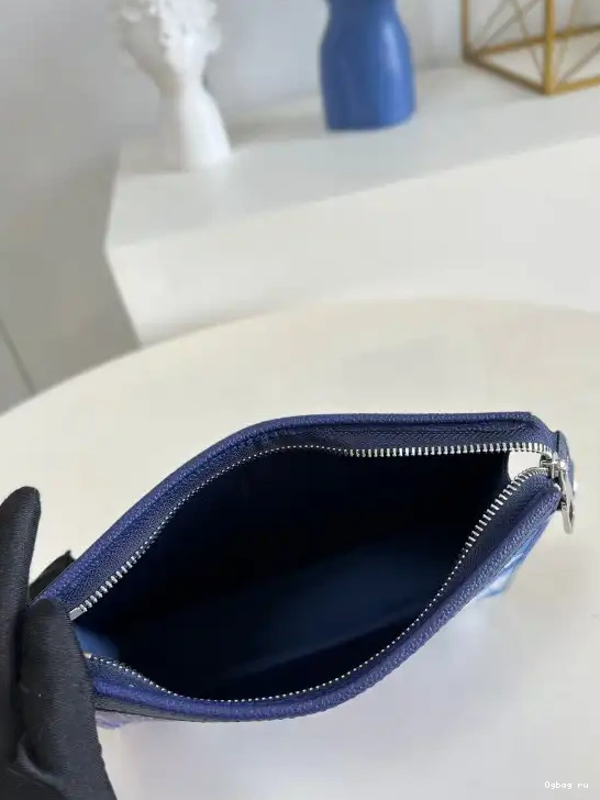 WEARABLE VUITTON LOUIS GASTON 0423